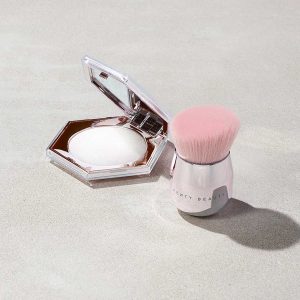 Alternative view of Face & Body Kabuki Brush 160