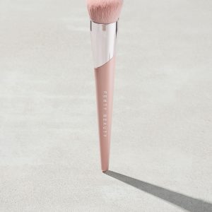 Kabuki-Buff Foundation Brush 115