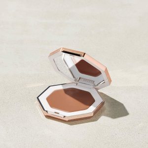 Cheeks Out Freestyle Cream Bronzer — Macchiato