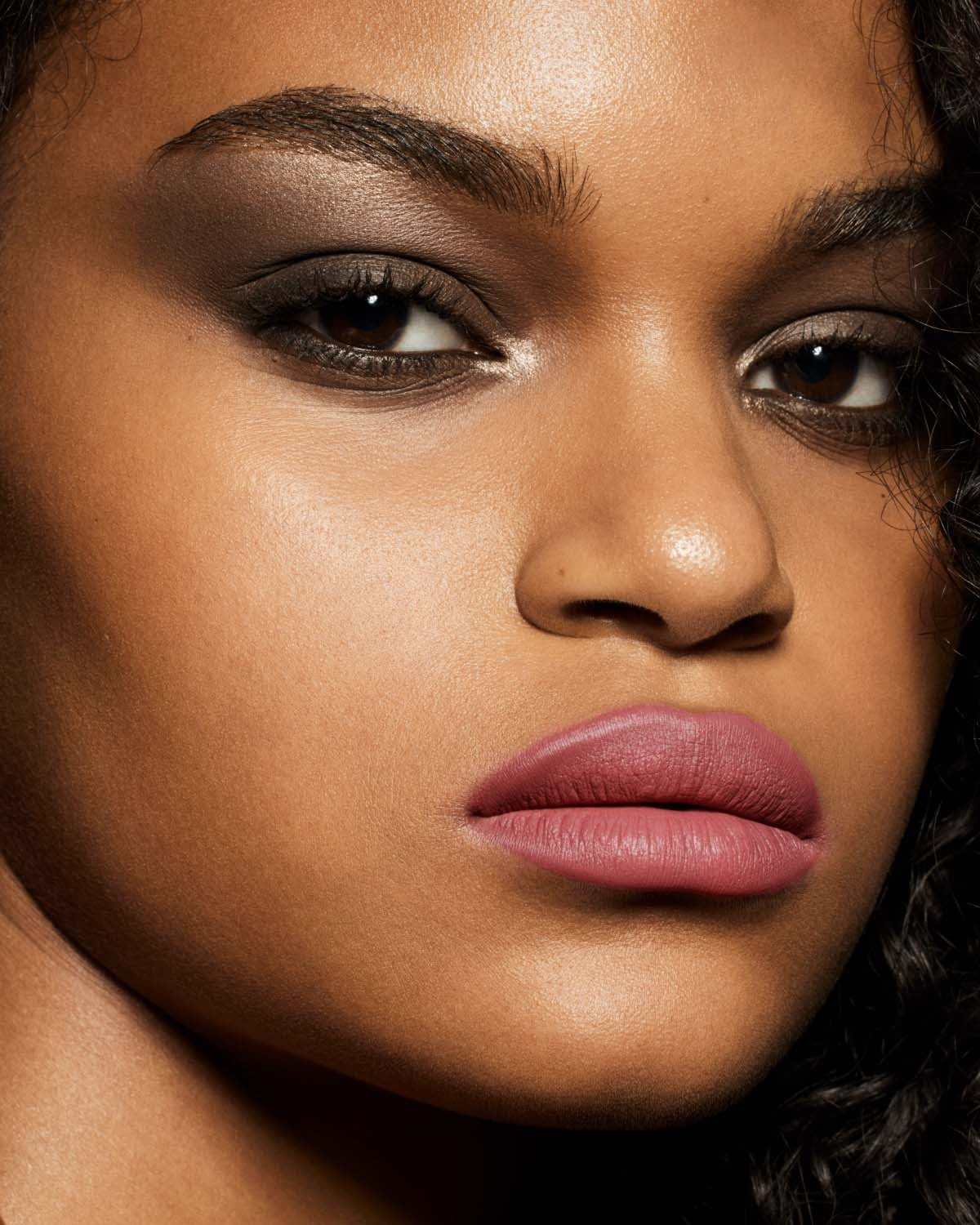Stunna Lip Paint Longwear Fluid Lip Color — RiRi - Image 4